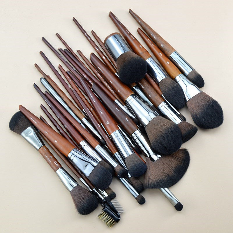 M family makeup brush, blended eyeshadow brush, loose powder, blush brush, highlighter nose shadow brush, eyebrow brush, concealer brush, Cangzhou eyeliner brush