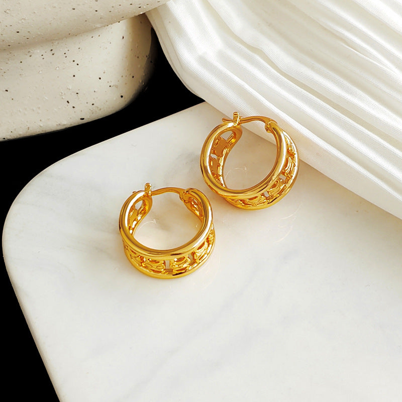 Copper-plated real gold European and American retro fashion earrings personality geometric wide face hollow earrings trend new earrings T274