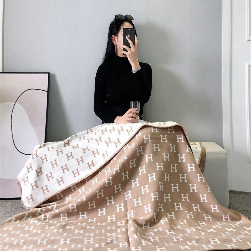 letter H, blanket, nap, air-conditioned room, blanket, car camping, sofa, cashmere blanket