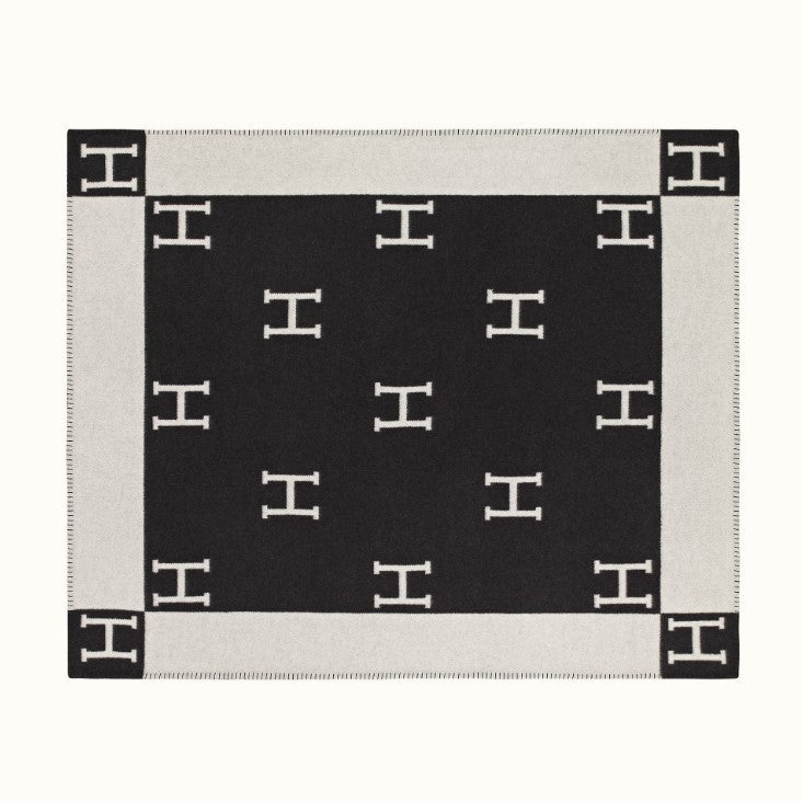 letter H, blanket, nap, air-conditioned room, blanket, car camping, sofa, cashmere blanket