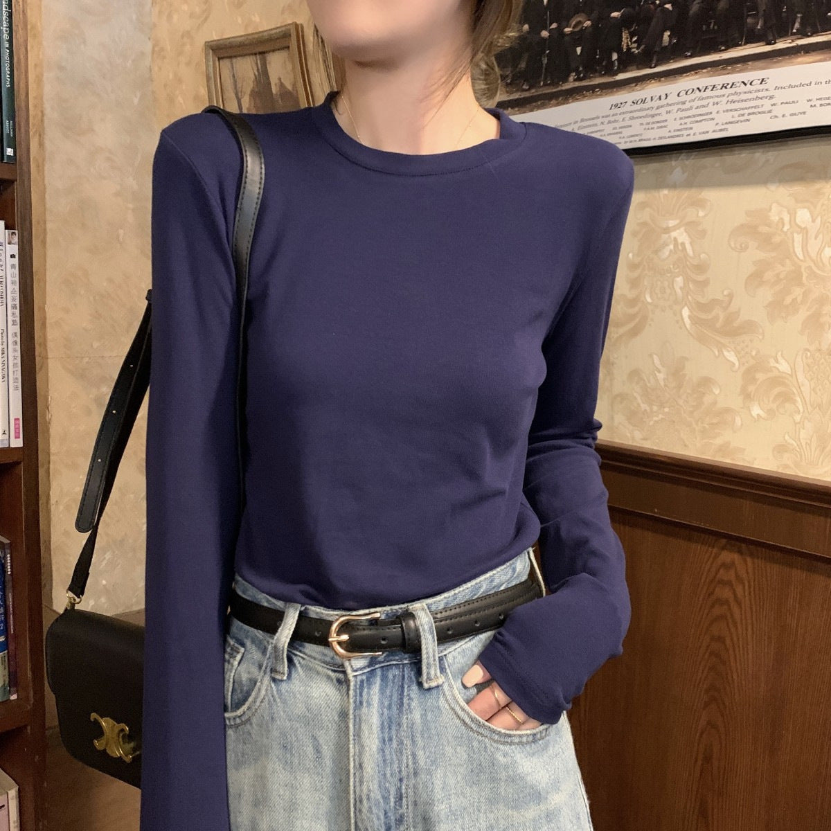 Pre-autumn thin cotton inner wear, slim body, straight shoulders, slimming, versatile crew neck, long sleeve base shirt, T-shirt top, women's winter