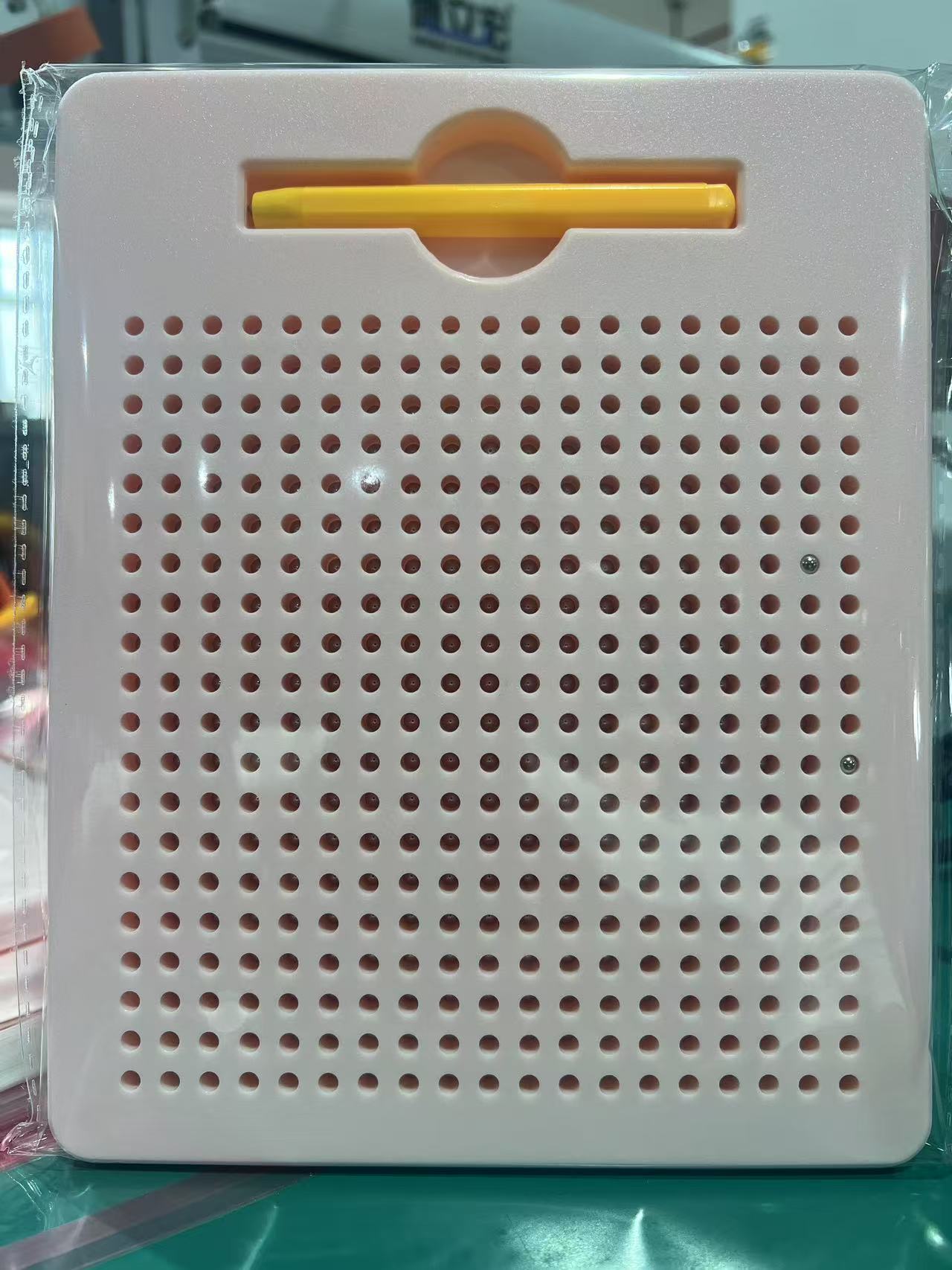Alphanumeric magnetic writing board steel beads magnetic drawing board educational creative toys factory direct export to Europe and America