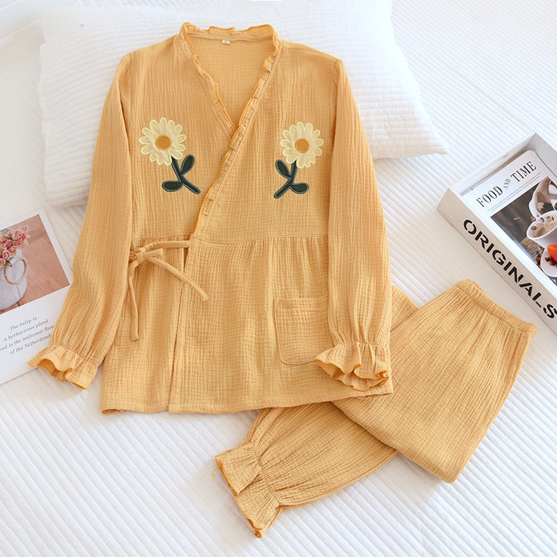 Spring and summer washed cotton crepe long-sleeved kimono ladies cotton yarn solid color embroidered chrysanthemum home pajamas Japanese large size