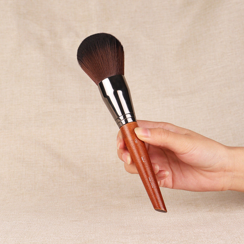 M family makeup brush, blended eyeshadow brush, loose powder, blush brush, highlighter nose shadow brush, eyebrow brush, concealer brush, Cangzhou eyeliner brush