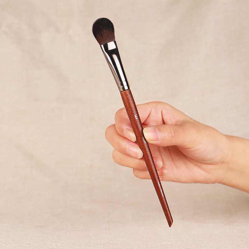 M family makeup brush, blended eyeshadow brush, loose powder, blush brush, highlighter nose shadow brush, eyebrow brush, concealer brush, Cangzhou eyeliner brush