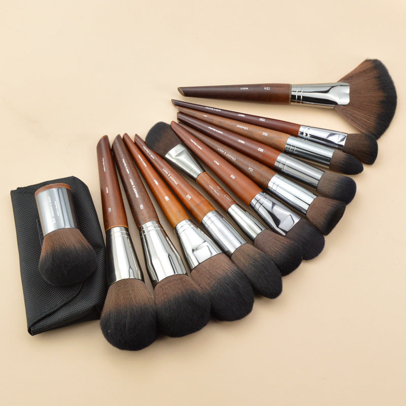 M family makeup brush, blended eyeshadow brush, loose powder, blush brush, highlighter nose shadow brush, eyebrow brush, concealer brush, Cangzhou eyeliner brush