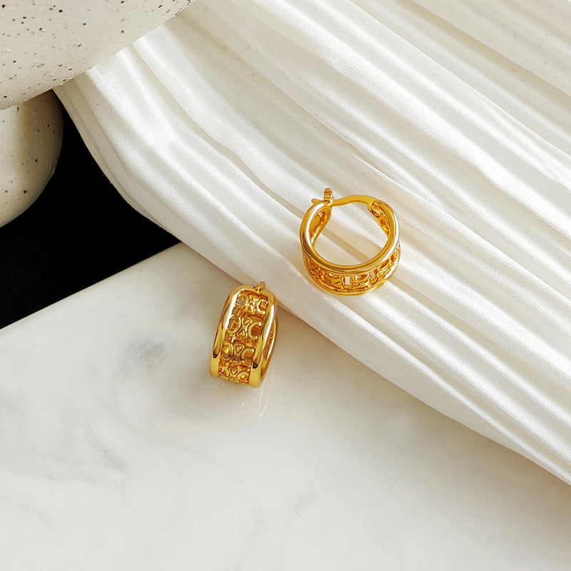 Copper-plated real gold European and American retro fashion earrings personality geometric wide face hollow earrings trend new earrings T274