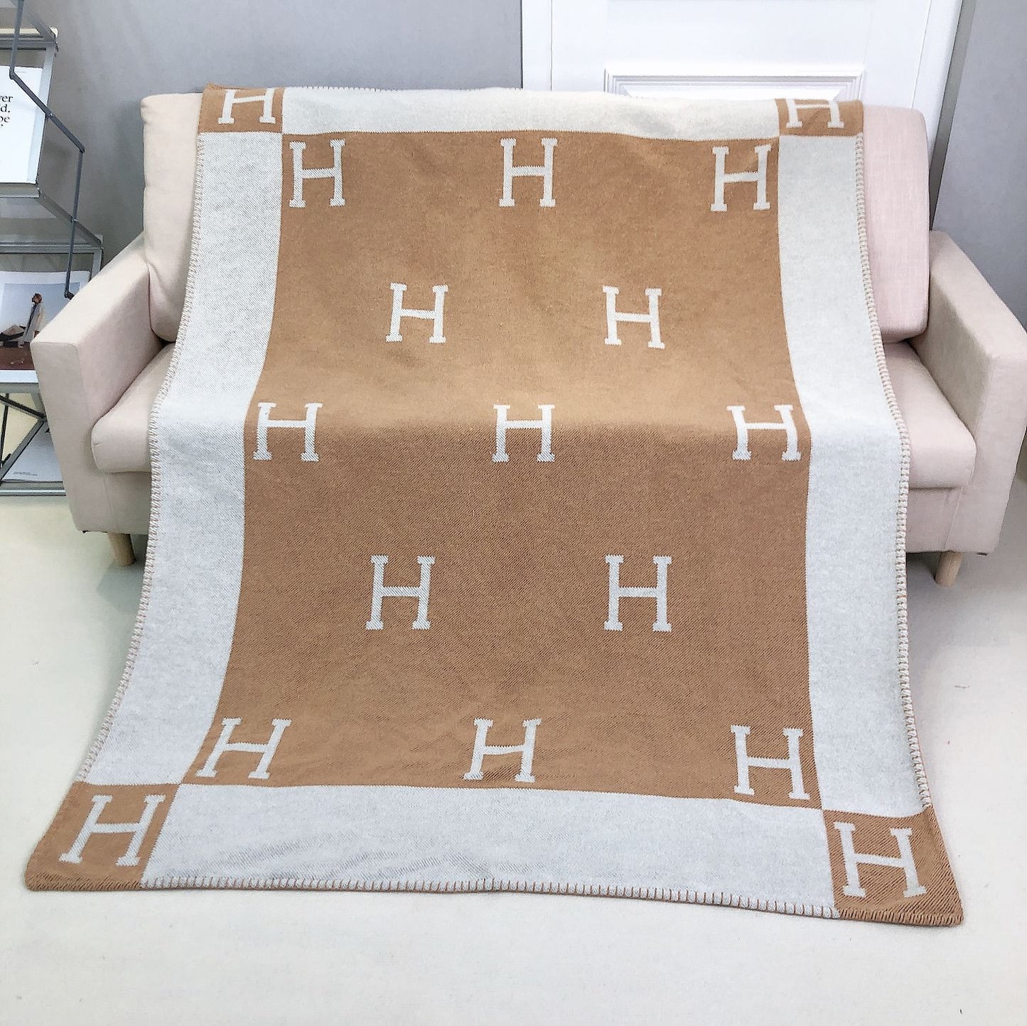 letter H, blanket, nap, air-conditioned room, blanket, car camping, sofa, cashmere blanket