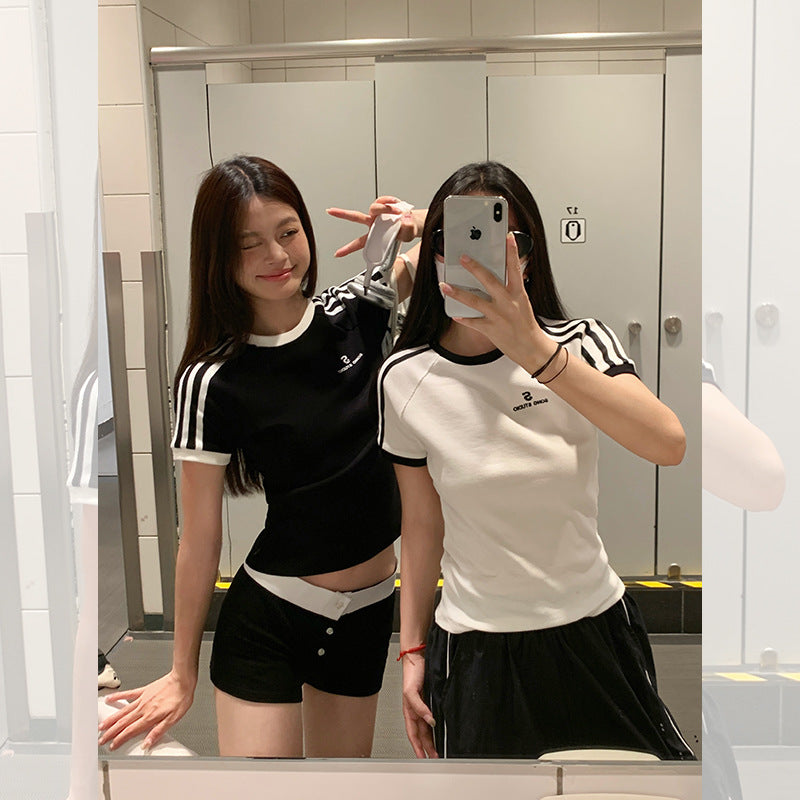 New striped straight shoulder short-sleeved T-shirt women's summer dress design sense hot girl slim slim white shirt crop top girl