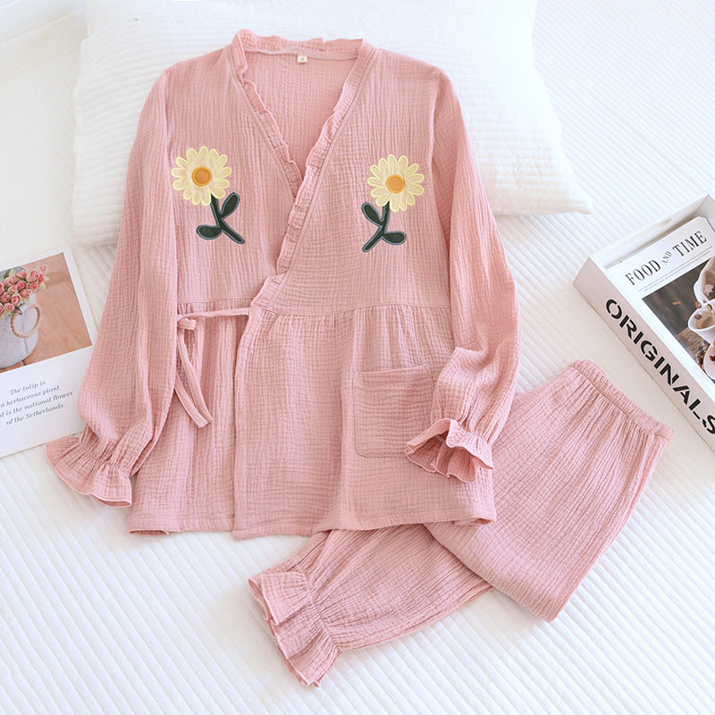 Spring and summer washed cotton crepe long-sleeved kimono ladies cotton yarn solid color embroidered chrysanthemum home pajamas Japanese large size