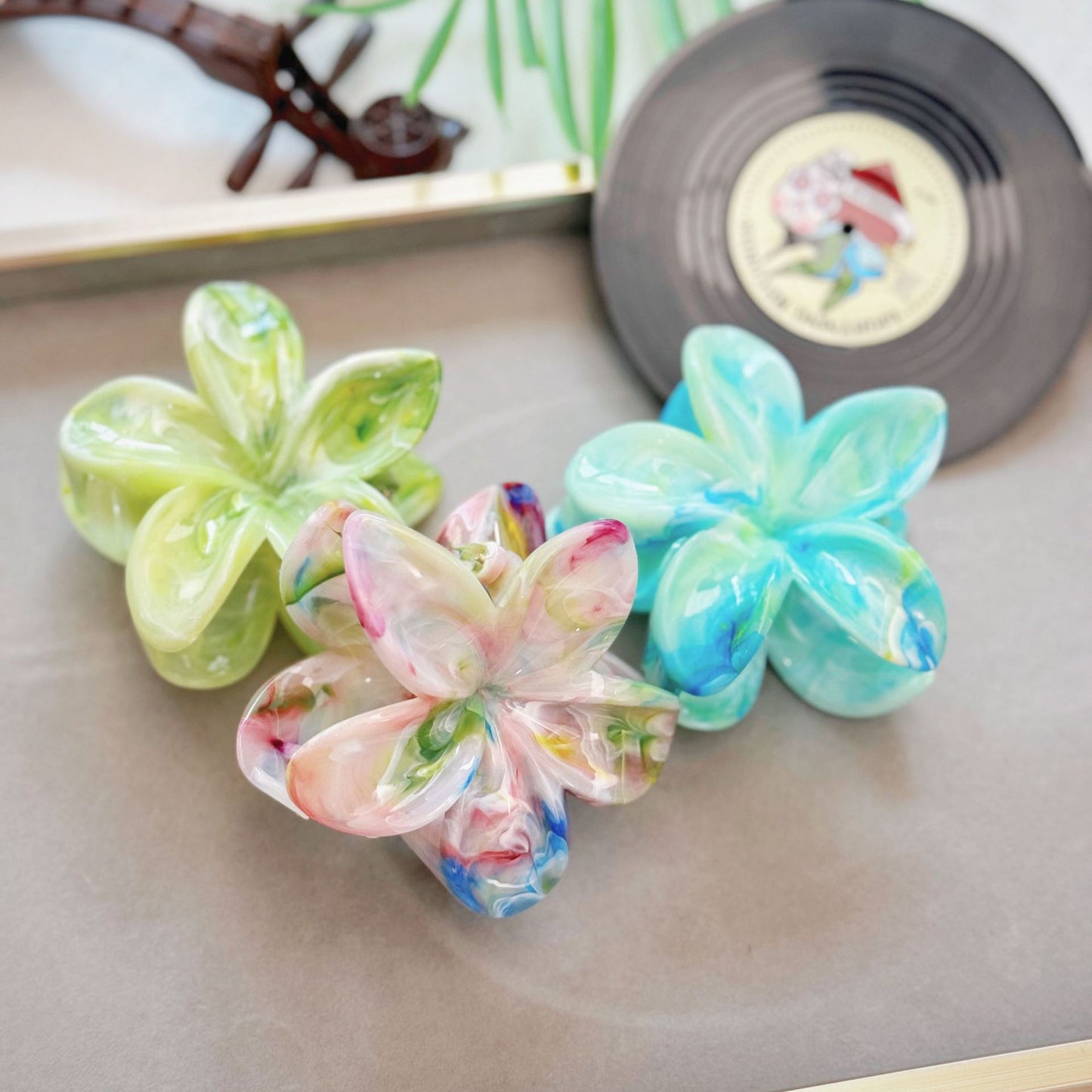 marbled grab clip Sweet and fresh frangipani hair clip Summer high-end shark hair clip