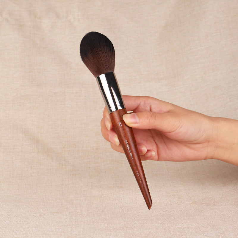 M family makeup brush, blended eyeshadow brush, loose powder, blush brush, highlighter nose shadow brush, eyebrow brush, concealer brush, Cangzhou eyeliner brush