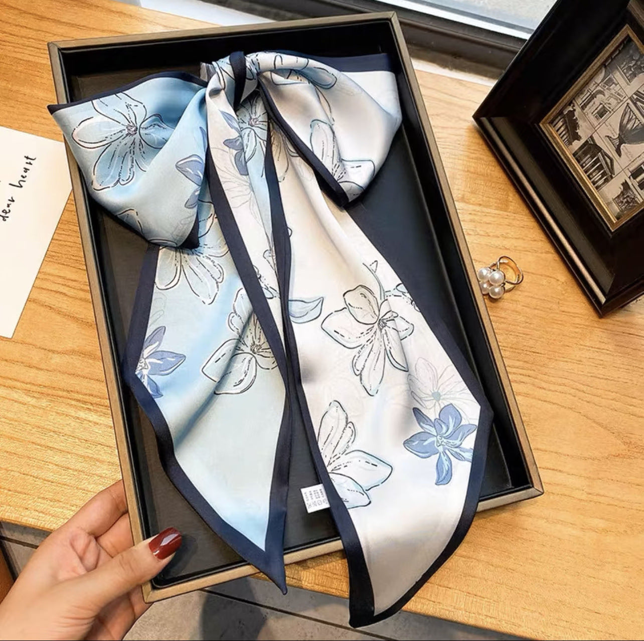 Long silk scarf, women's high-end small square scarf, spring and autumn black neck brace neck with shirt streamer and silk tie