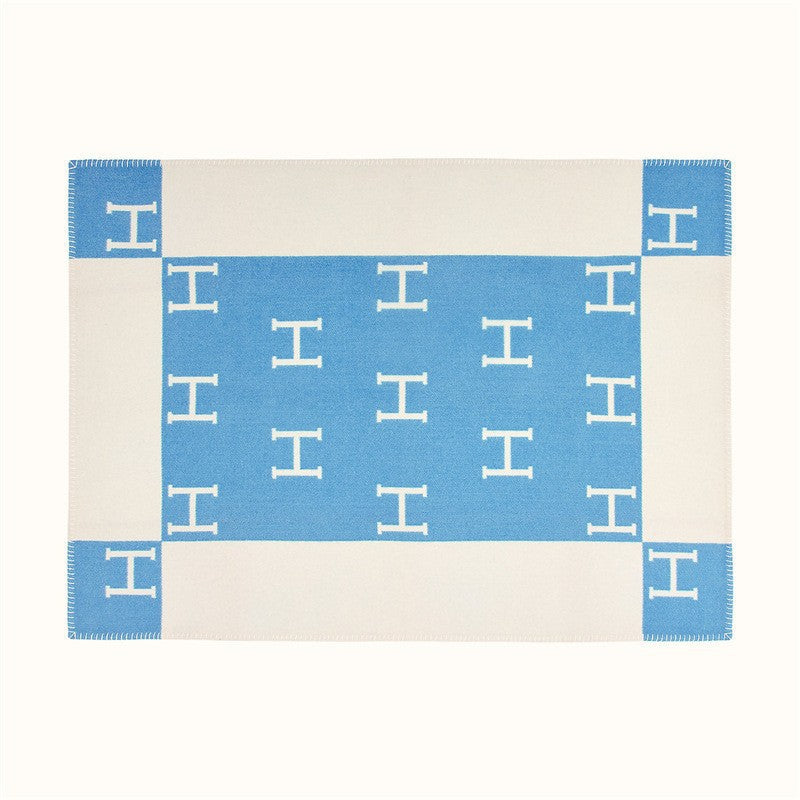 letter H, blanket, nap, air-conditioned room, blanket, car camping, sofa, cashmere blanket