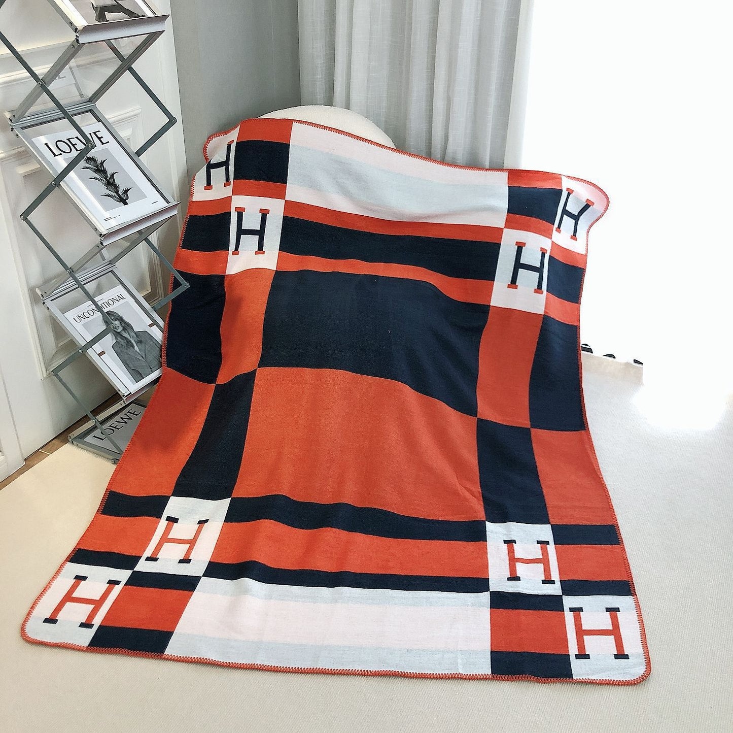 letter H, blanket, nap, air-conditioned room, blanket, car camping, sofa, cashmere blanket
