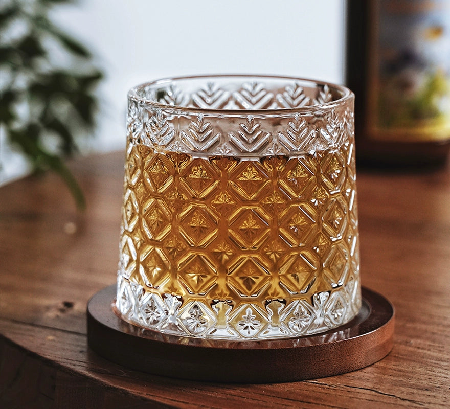 Zetten's Nordic Creative Rotating Whiskey Glass Diamond Stripe Personality Glass Wine Glass Wine Beer Decompression Cup