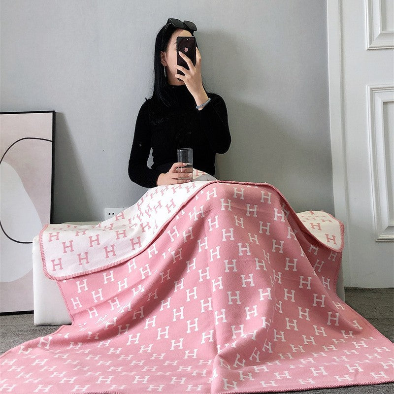 letter H, blanket, nap, air-conditioned room, blanket, car camping, sofa, cashmere blanket