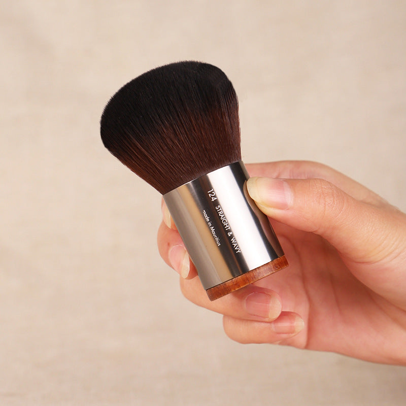 M family makeup brush, blended eyeshadow brush, loose powder, blush brush, highlighter nose shadow brush, eyebrow brush, concealer brush, Cangzhou eyeliner brush