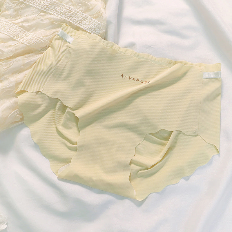 3D Peach Hip No Trace Edge Comfortable Ice Silk Underpants Female Sweet Naked Breathable Small Fresh Cute Girls Briefs