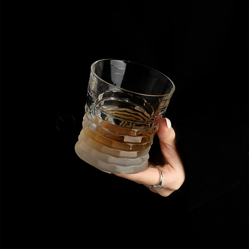 Take the cloud as the order and the moon as the ground/medieval French glass cloud order glass whiskey glass foreign wine glass beer mug