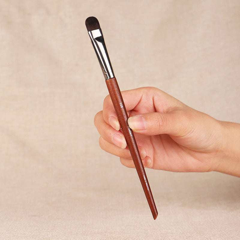 M family makeup brush, blended eyeshadow brush, loose powder, blush brush, highlighter nose shadow brush, eyebrow brush, concealer brush, Cangzhou eyeliner brush