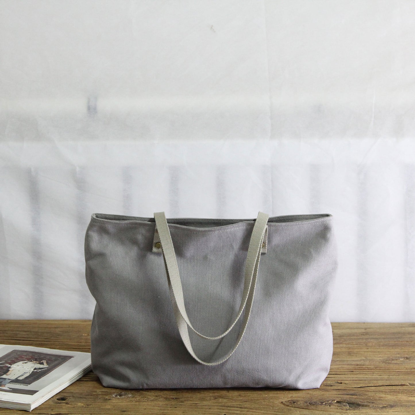 Canvas bag women's niche Japanese cloth bag one-shoulder handbag Korean version all-match large-capacity commuting cotton and linen tote bag