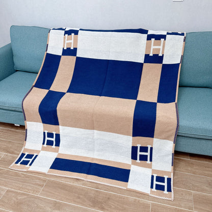 letter H, blanket, nap, air-conditioned room, blanket, car camping, sofa, cashmere blanket