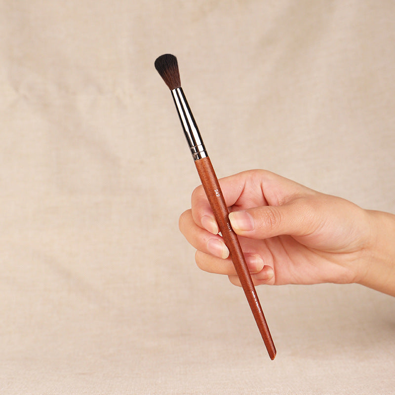 M family makeup brush, blended eyeshadow brush, loose powder, blush brush, highlighter nose shadow brush, eyebrow brush, concealer brush, Cangzhou eyeliner brush