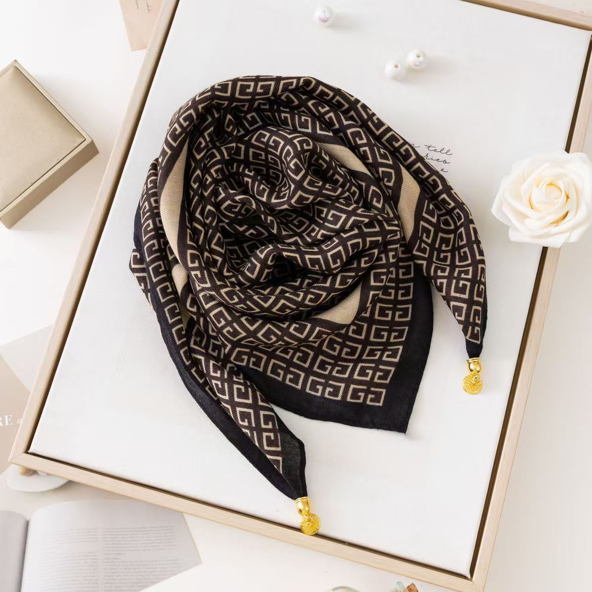 warm square scarf, magnetic buckle, triangle silk scarf, cotton scarf, women's spring, autumn and winter, style scarf, temperament and versatile