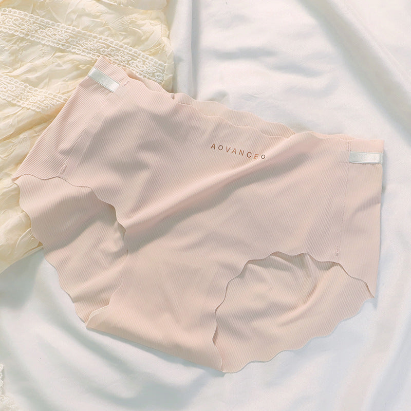 3D Peach Hip No Trace Edge Comfortable Ice Silk Underpants Female Sweet Naked Breathable Small Fresh Cute Girls Briefs