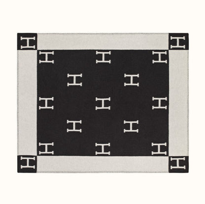 letter H, blanket, nap, air-conditioned room, blanket, car camping, sofa, cashmere blanket