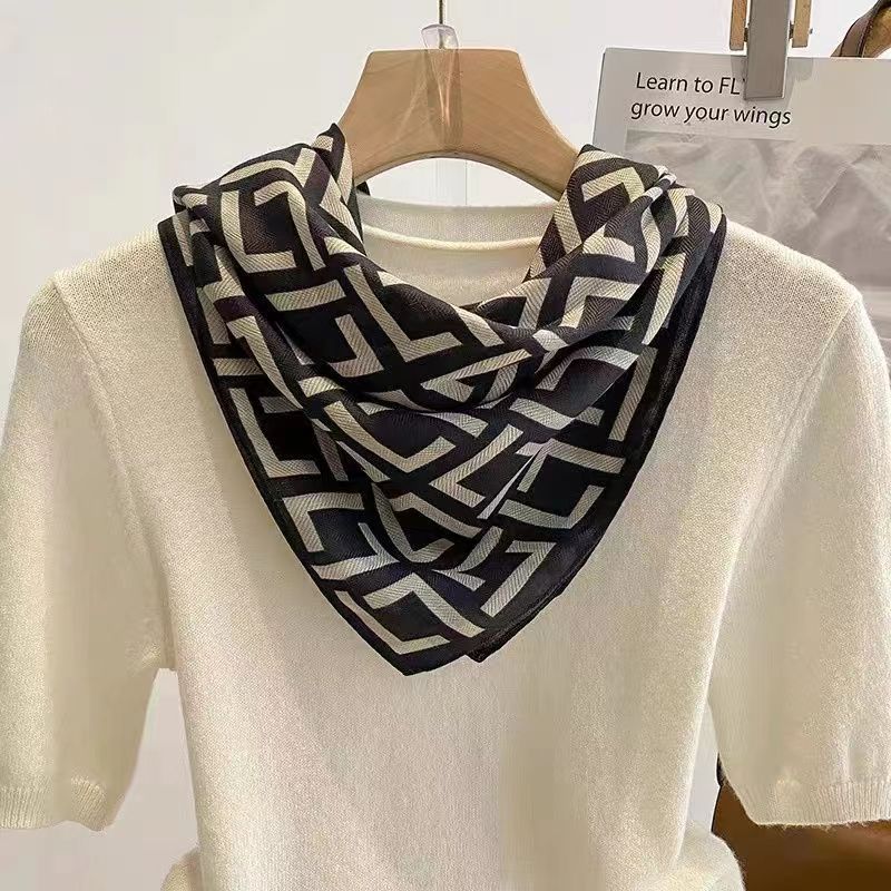 warm square scarf, magnetic buckle, triangle silk scarf, cotton scarf, women's spring, autumn and winter, style scarf, temperament and versatile