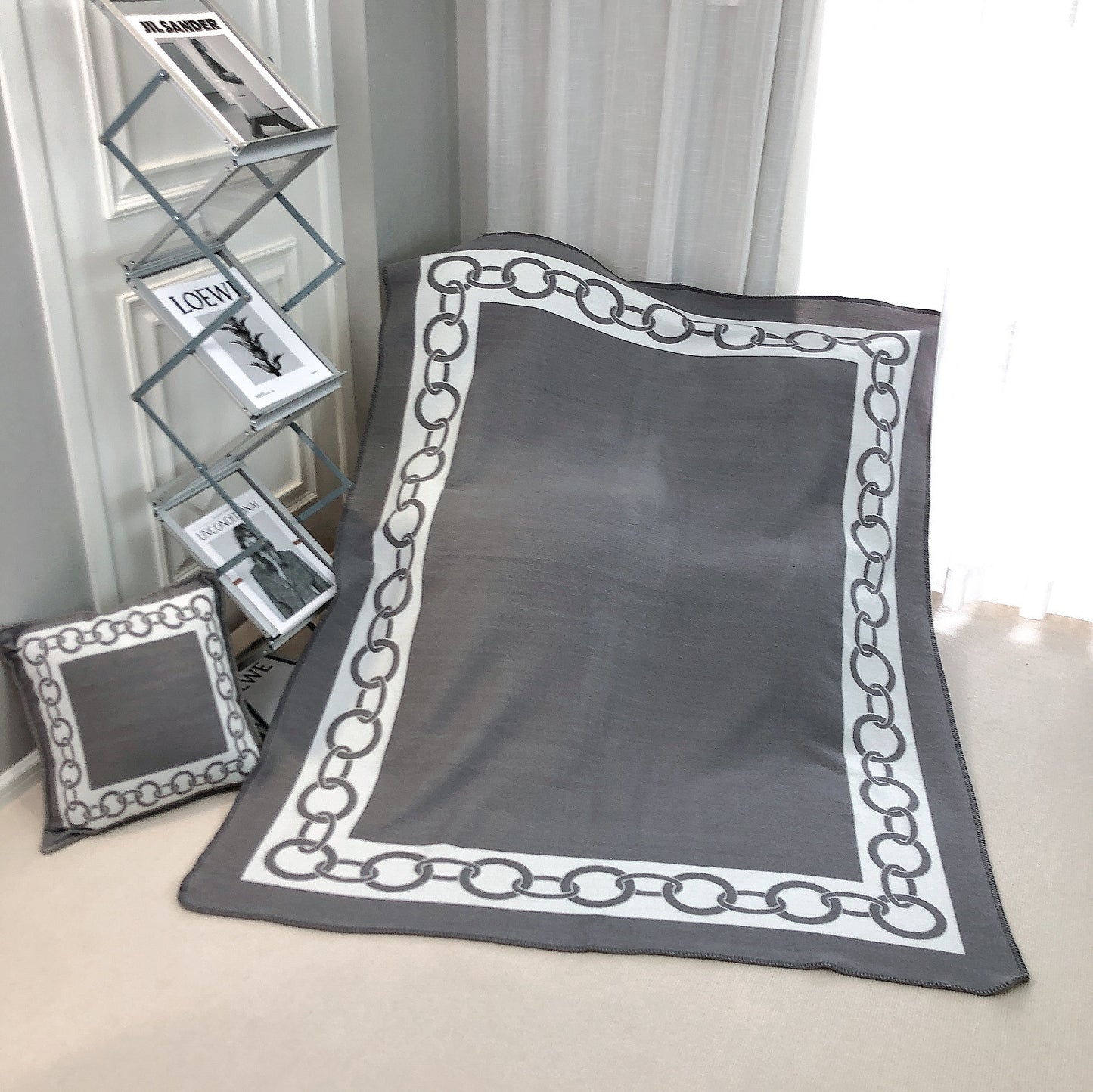 letter H, blanket, nap, air-conditioned room, blanket, car camping, sofa, cashmere blanket