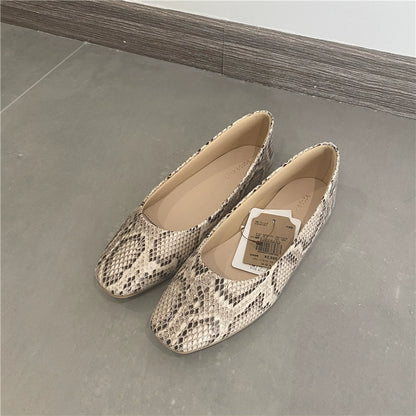 21 spring new Japanese style comfortable work commuting single shoes round toe shallow mouth grandma shoes soft bottom flat shoes women's shoes