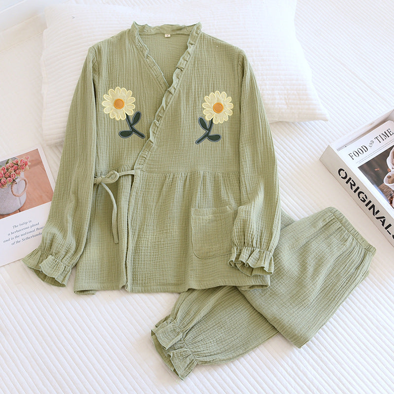 Spring and summer washed cotton crepe long-sleeved kimono ladies cotton yarn solid color embroidered chrysanthemum home pajamas Japanese large size