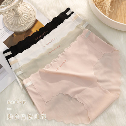 3D Peach Hip No Trace Edge Comfortable Ice Silk Underpants Female Sweet Naked Breathable Small Fresh Cute Girls Briefs