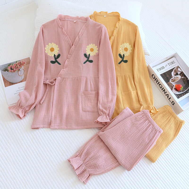 Spring and summer washed cotton crepe long-sleeved kimono ladies cotton yarn solid color embroidered chrysanthemum home pajamas Japanese large size