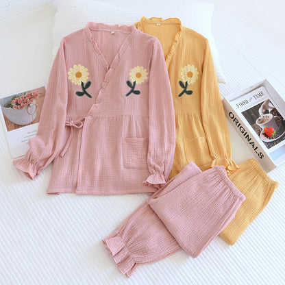 Spring and summer washed cotton crepe long-sleeved kimono ladies cotton yarn solid color embroidered chrysanthemum home pajamas Japanese large size