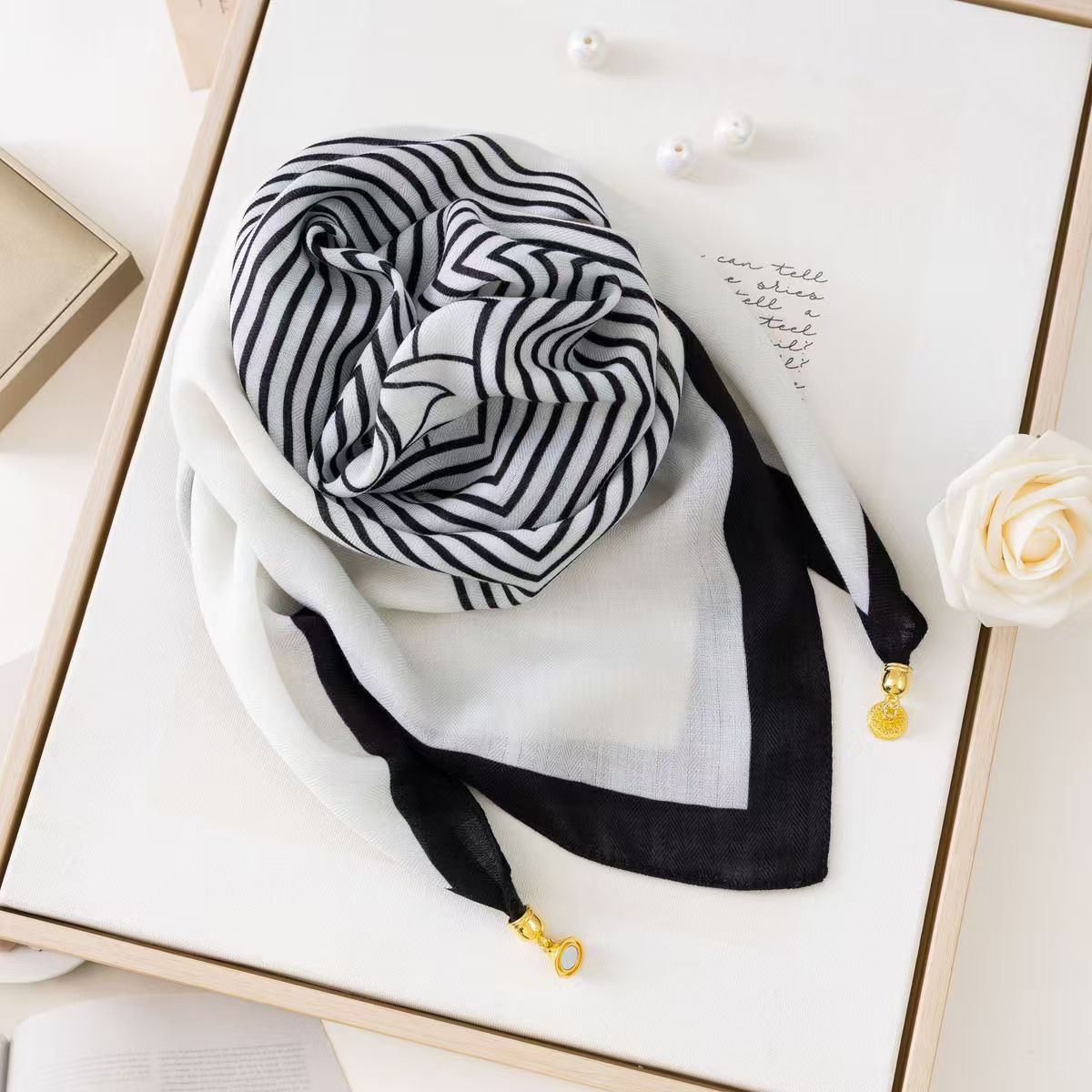 warm square scarf, magnetic buckle, triangle silk scarf, cotton scarf, women's spring, autumn and winter, style scarf, temperament and versatile