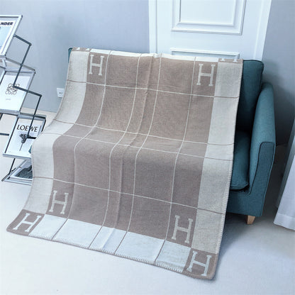 letter H, blanket, nap, air-conditioned room, blanket, car camping, sofa, cashmere blanket