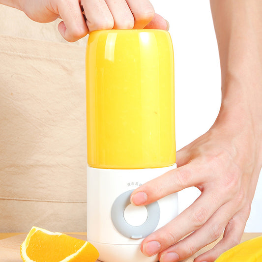 Cross-border explosion model Portable mini juice machine USB charging household juicer cup gift custom small household appliances