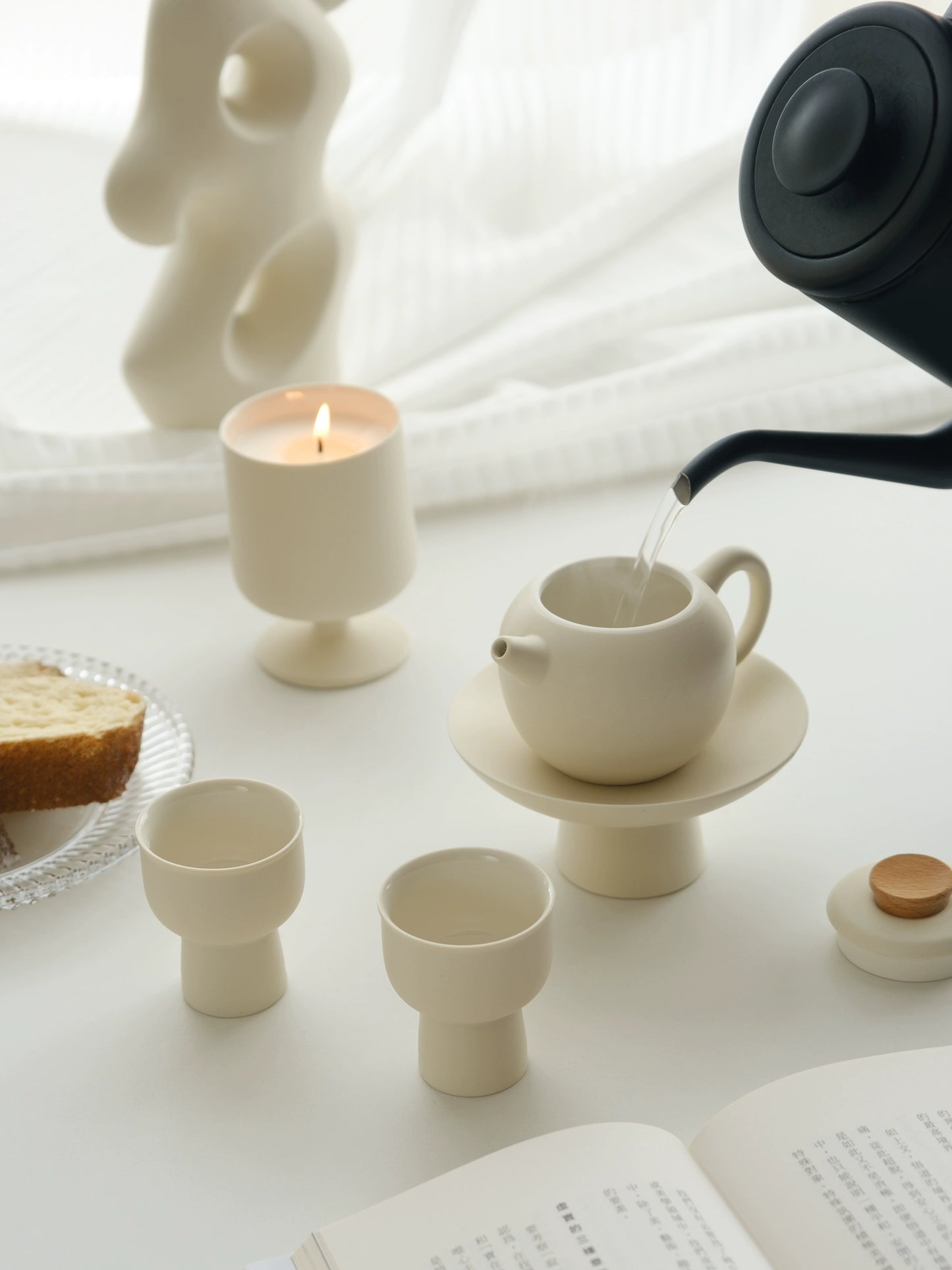 Japanese cream simple high teapot tea set