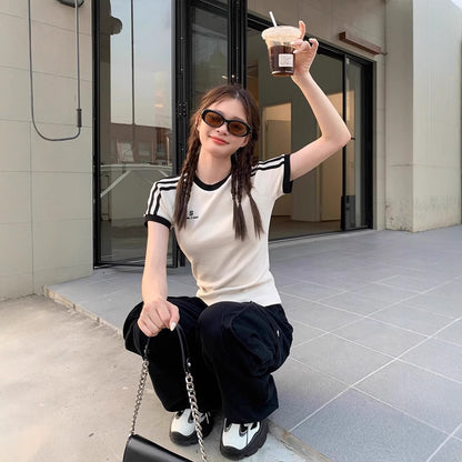 New striped straight shoulder short-sleeved T-shirt women's summer dress design sense hot girl slim slim white shirt crop top girl