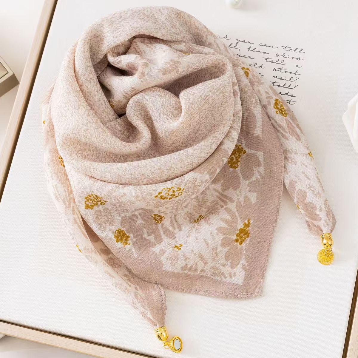 warm square scarf, magnetic buckle, triangle silk scarf, cotton scarf, women's spring, autumn and winter, style scarf, temperament and versatile