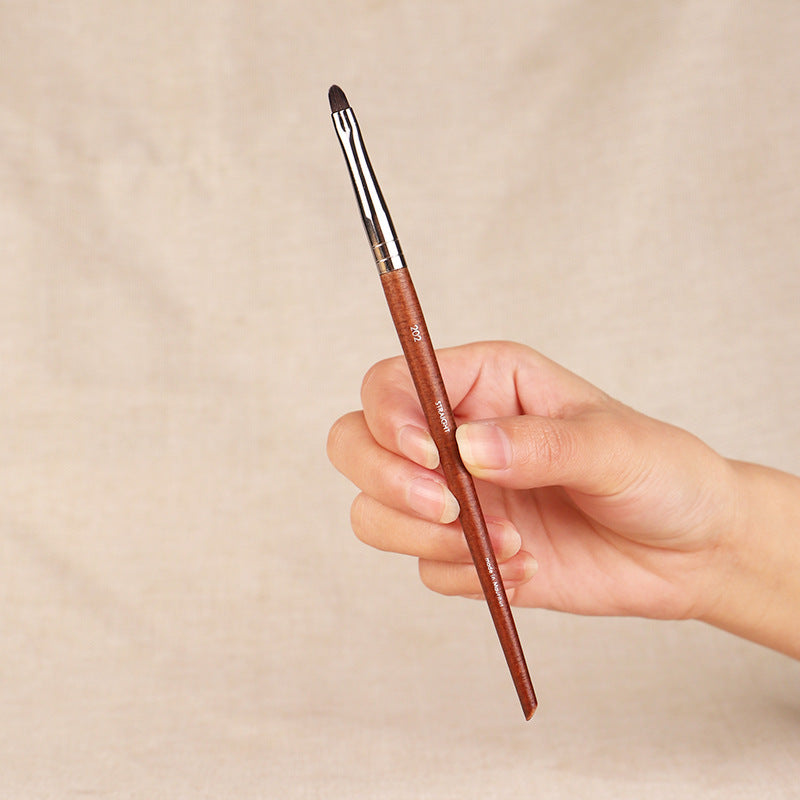 M family makeup brush, blended eyeshadow brush, loose powder, blush brush, highlighter nose shadow brush, eyebrow brush, concealer brush, Cangzhou eyeliner brush