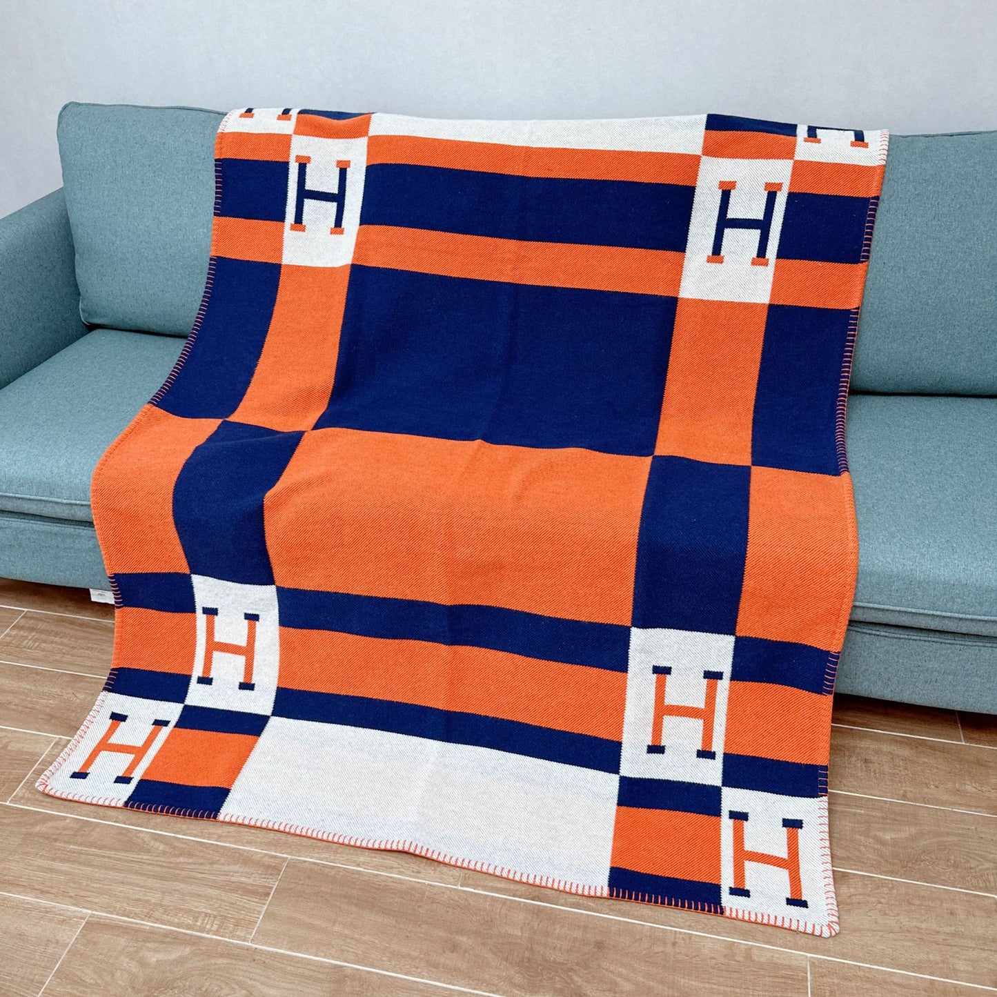 letter H, blanket, nap, air-conditioned room, blanket, car camping, sofa, cashmere blanket