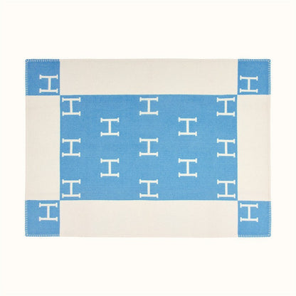 letter H, blanket, nap, air-conditioned room, blanket, car camping, sofa, cashmere blanket
