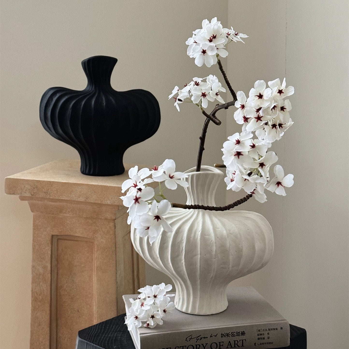 Wabi-sabi style ceramic vase flower arrangement ornaments high-end niche home decoration French light luxury vase ceramic vase