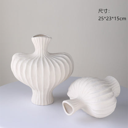 Wabi-sabi style ceramic vase flower arrangement ornaments high-end niche home decoration French light luxury vase ceramic vase
