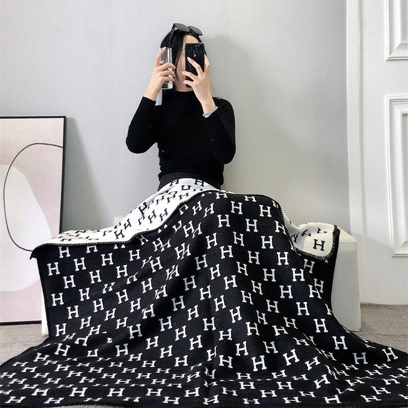 letter H, blanket, nap, air-conditioned room, blanket, car camping, sofa, cashmere blanket